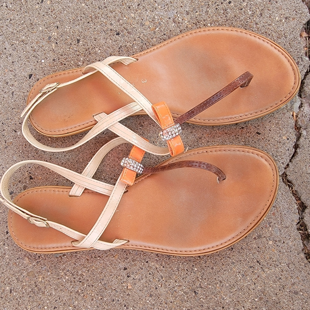 Sandals with bow detail
